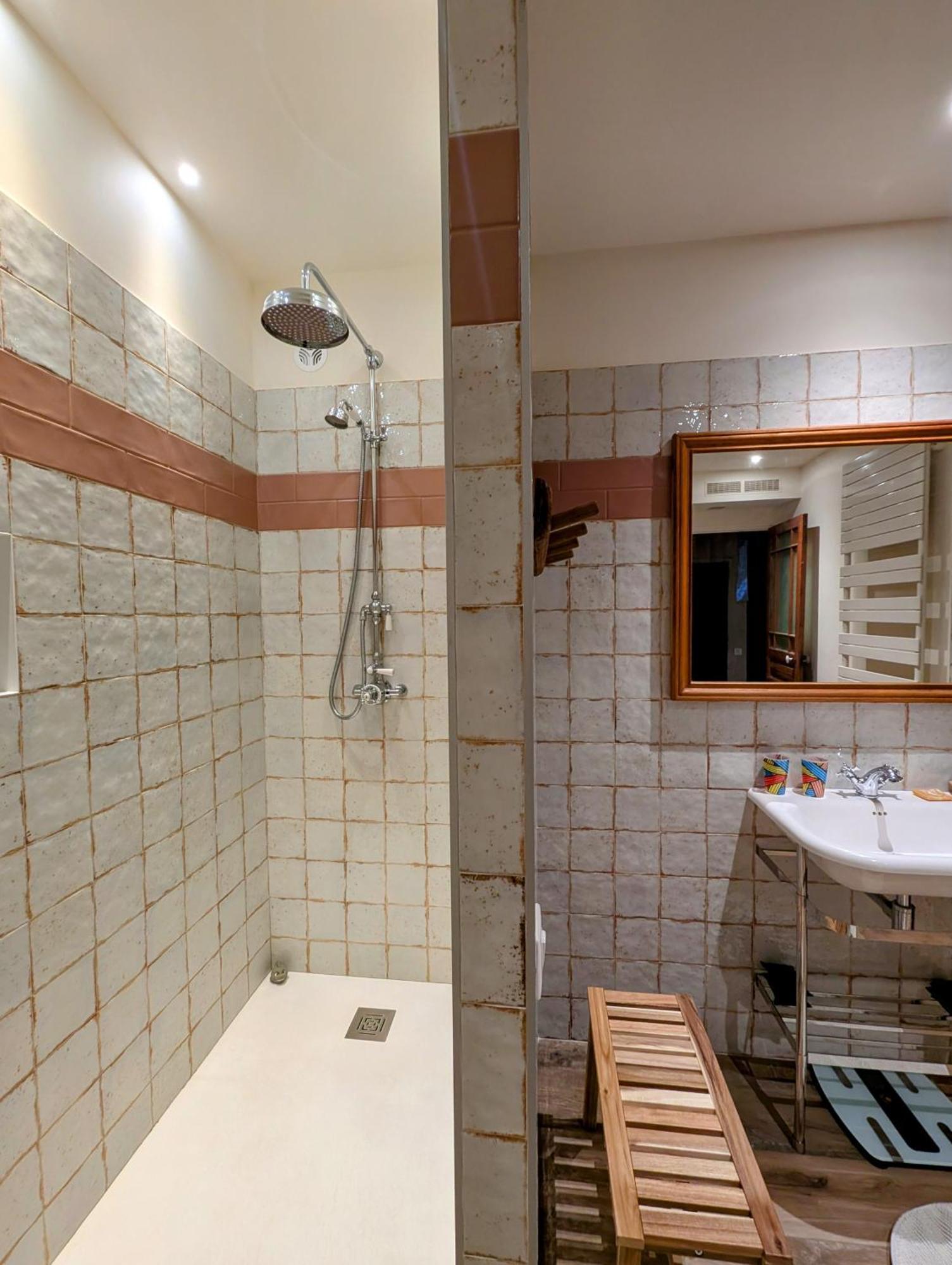 Clem - Appartement Dans Le Coeur D'Arlés Exterior foto
